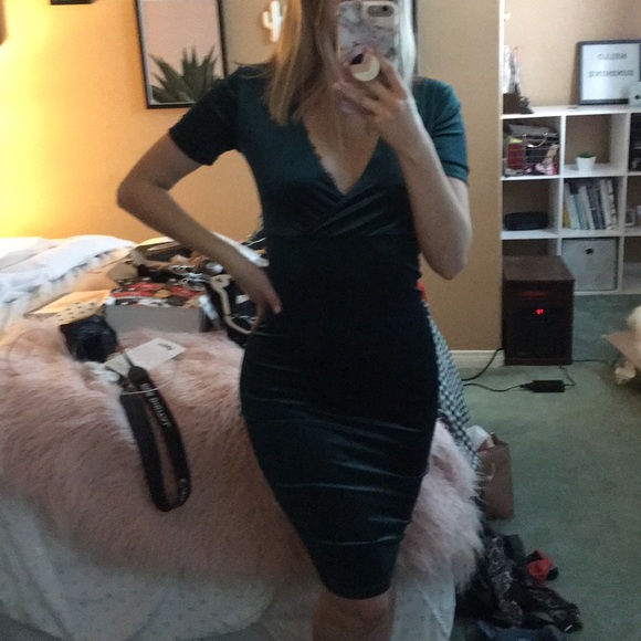 Emerald Green Midi Zara dress - Picture 4 of 4